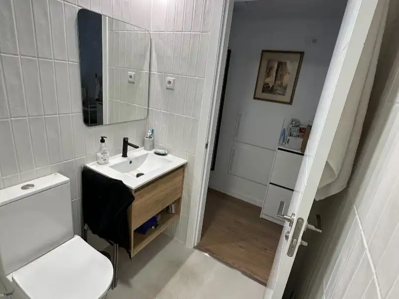 Estudio de alquiler en Calle de Fuerteventura, 5, Polígono Industrial Norte Baño de Estudio de alquiler en San Sebastián de los Reyes con Aire acondicionado, Calefacción y Terraza