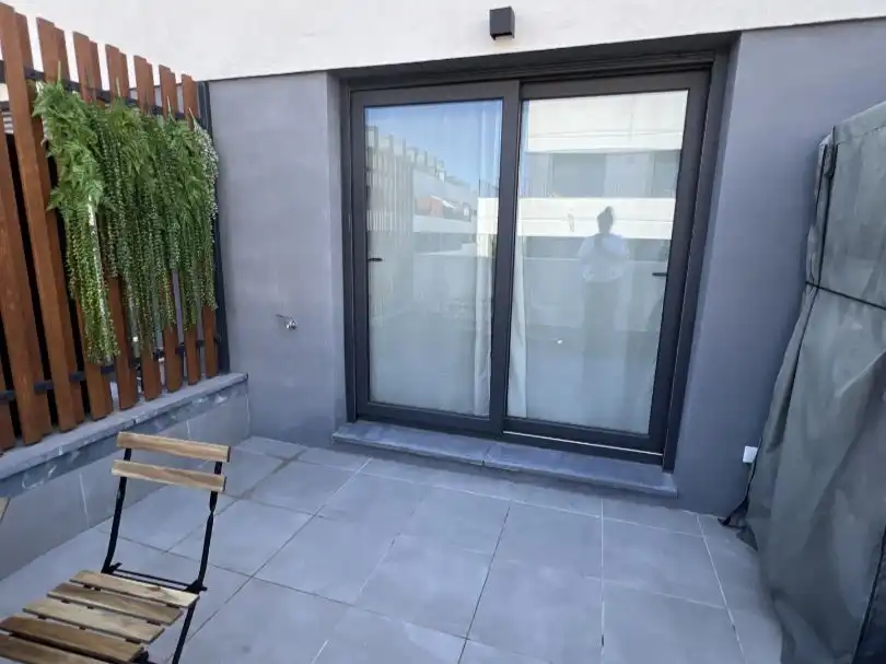 Estudio de alquiler en Calle de Fuerteventura, 5, Polígono Industrial Norte Terraza de Estudio de alquiler en San Sebastián de los Reyes con Aire acondicionado, Calefacción y Terraza