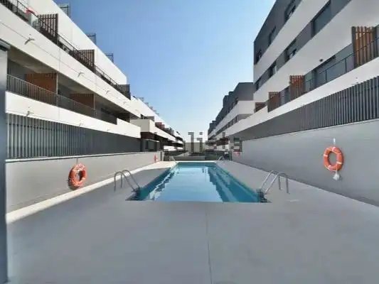 Estudio de alquiler en Calle de Fuerteventura, 5, Polígono Industrial Norte Piscina de Estudio de alquiler en San Sebastián de los Reyes con Aire acondicionado, Calefacción y Terraza