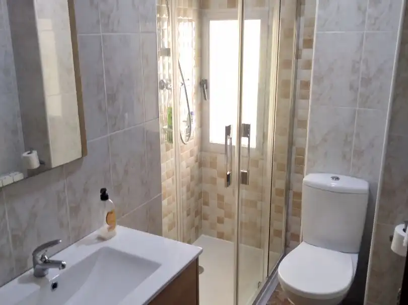 Piso de alquiler en Grupo Los Pinares, 4a, Los Castros Baño de Piso de alquiler en Santander