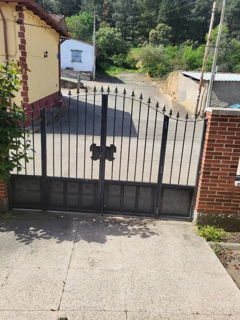 Casa o xalet en venda a Calle Fuencarral, 38, Morales de Rey Vista exterior de Casa o xalet en venda en Morales de Rey amb Calefacció, Terrassa i Traster