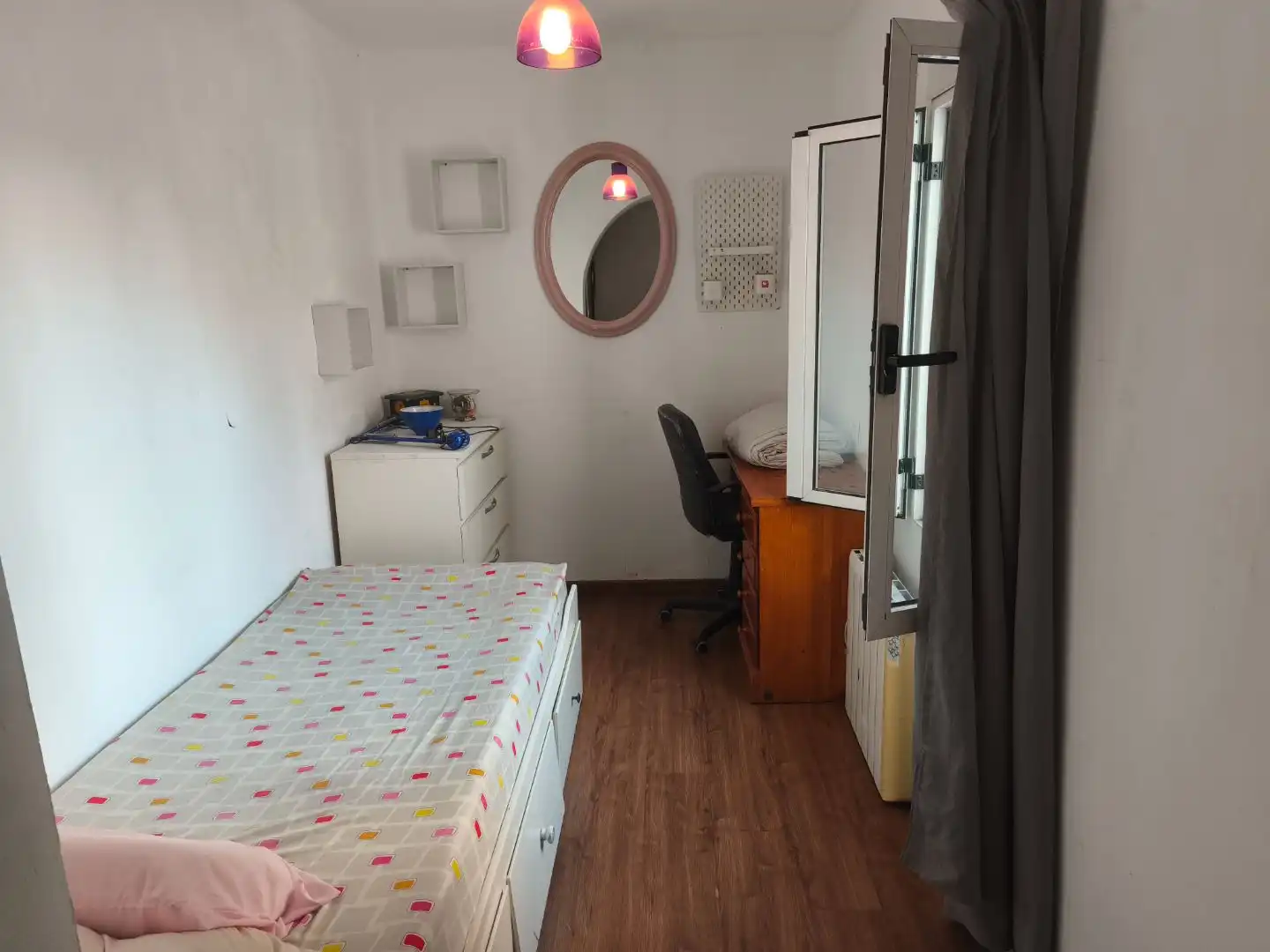 Ático en venta en Calle Gumersinda Rosillo, 1, Moscardó Habitación de Ático en venta en Madrid Capital con Aire acondicionado, Terraza y Balcón