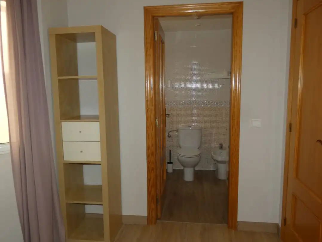 Flat for rent in Carrer Mare de Déu de la Mercè, 26, Centro Bathroom of Flat for rent in Mutxamel with Air Conditioner, Parquet flooring and Storage room