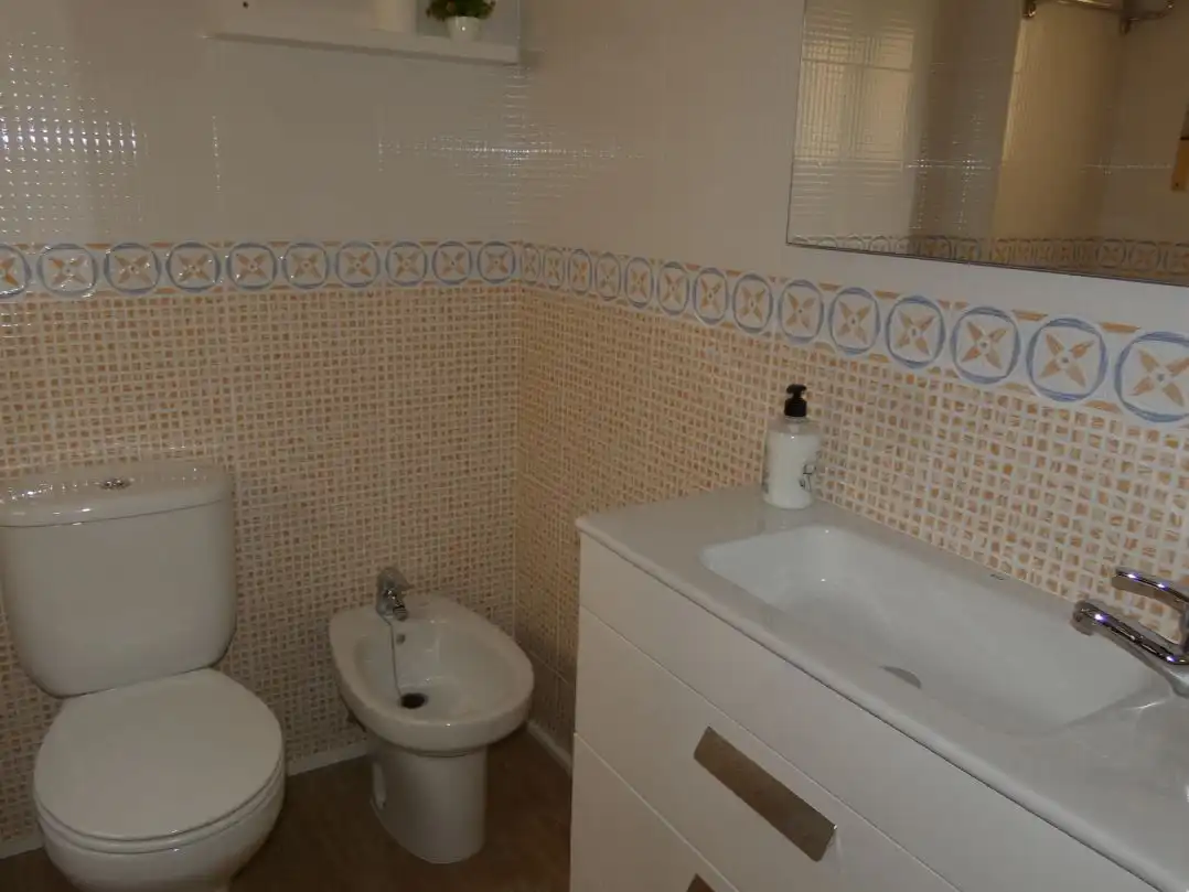 Flat for rent in Carrer Mare de Déu de la Mercè, 26, Centro Bathroom of Flat for rent in Mutxamel with Air Conditioner, Parquet flooring and Storage room