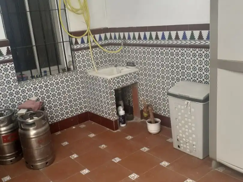 Casa adosada en venda a Calle del Islam, 35, Huerta de la Reina - Trassierra Bany de Casa adosada en venda en Córdoba amb Aire condicionat