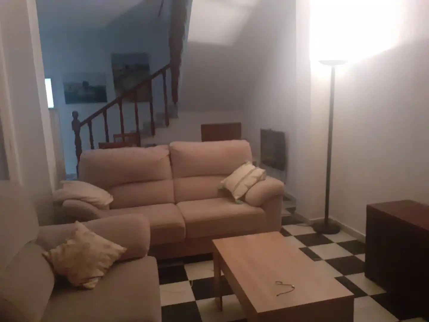 Casa adosada en venda a Calle del Islam, 35, Huerta de la Reina - Trassierra Sala d'estar de Casa adosada en venda en Córdoba amb Aire condicionat