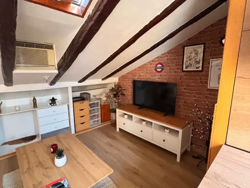 Flat for rent in Calle de Ramón Serrano, 24, Vista Alegre Living room of Flat for rent in Madrid with Air Conditioner, Terrace and Furnished