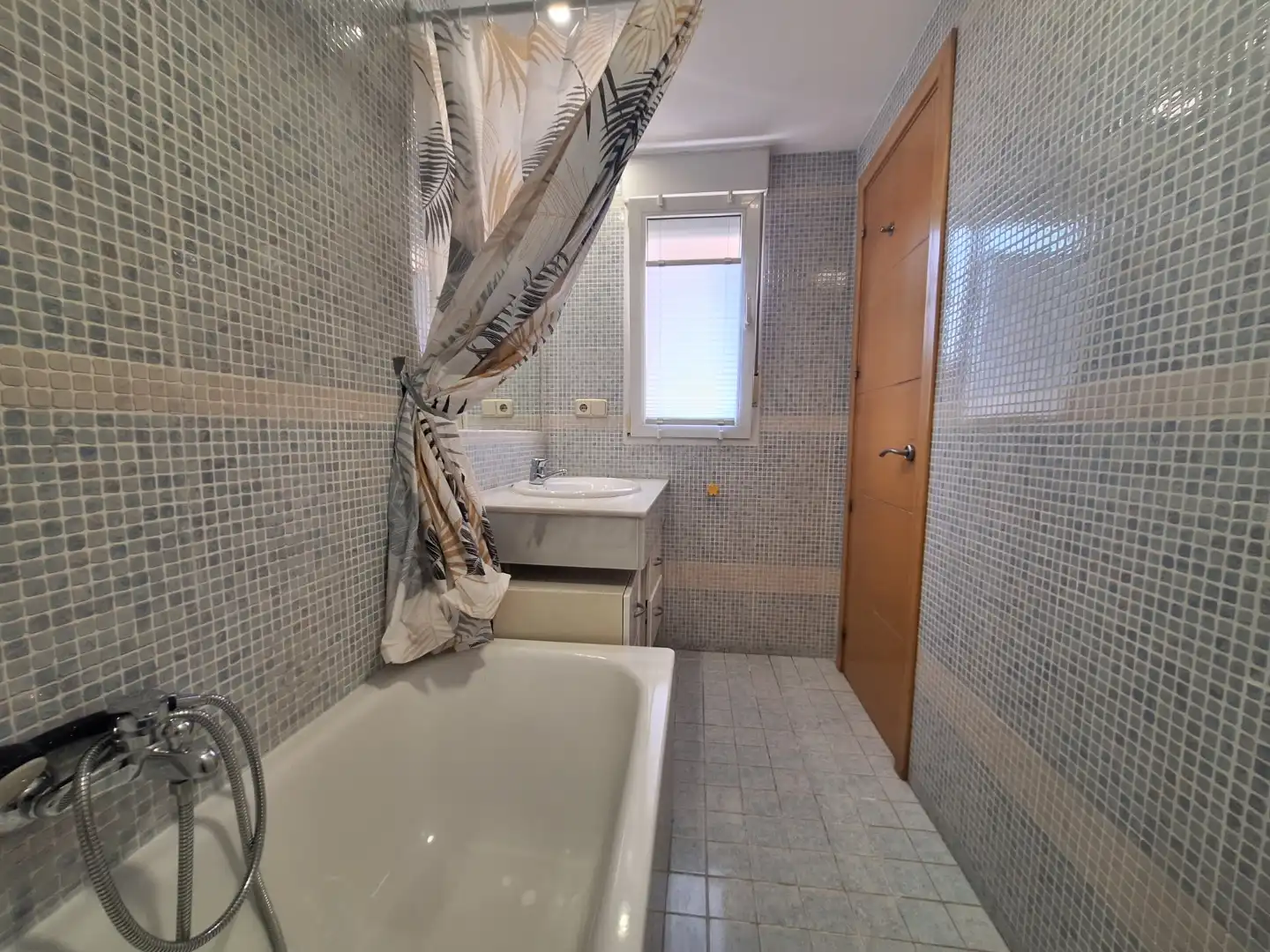 Flat for rent in Calle de Rodríguez Espinosa, 23, Palomeras Bajas