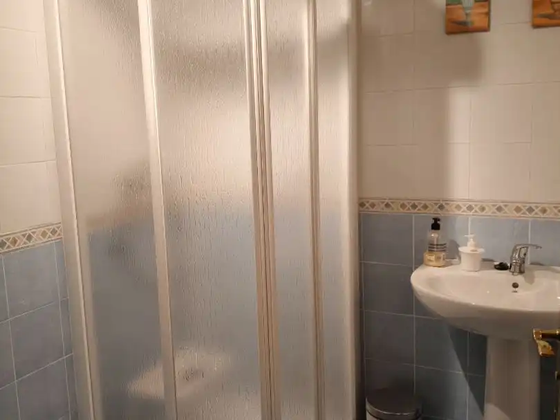 Flat for sale in La Montaña - El Cortijo Bathroom of Flat for sale in Aranjuez with Air Conditioner, Heating and Private garden