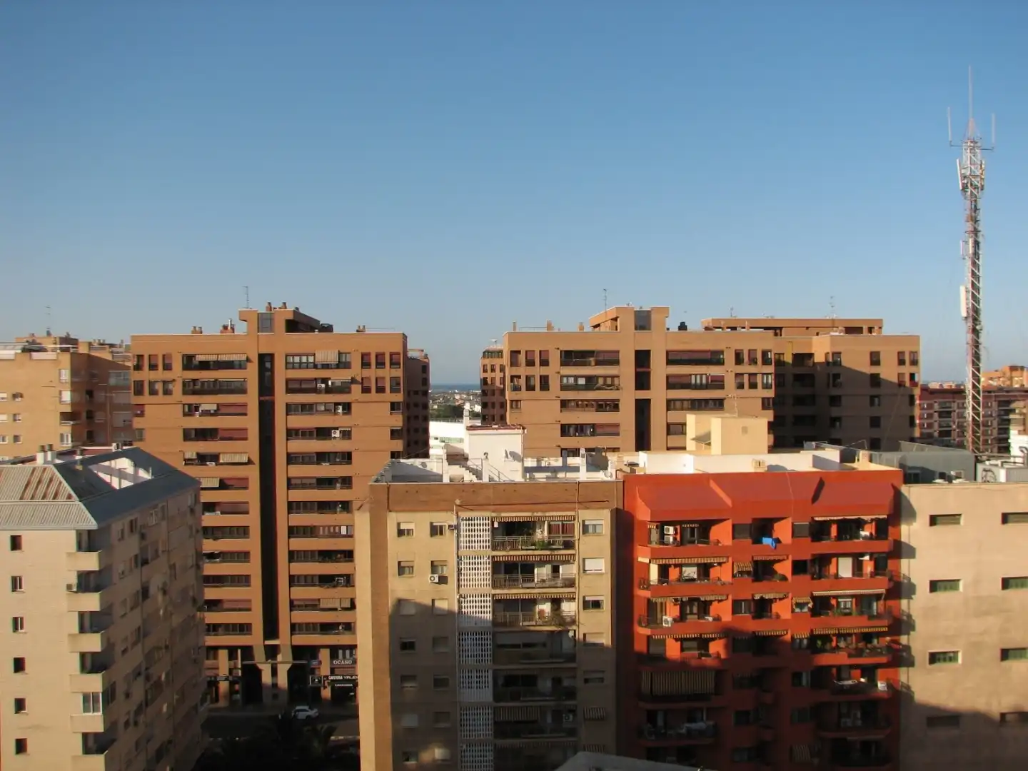 Wohnung zur Miete in Carrer de Gascó Oliag, 8, Ciutat Universitària Außenansicht von Wohnung zur Miete in Valencia mit Möbliert, Ofen und Waschmaschine
