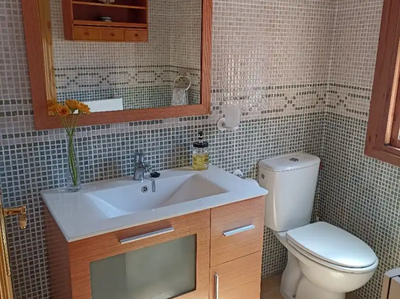 Finca rústica en venta en Calle Guirigay, 38, Valdeolivas Baño de Finca rústica en venta en Valdeolivas con Terraza, Trastero y Amueblado