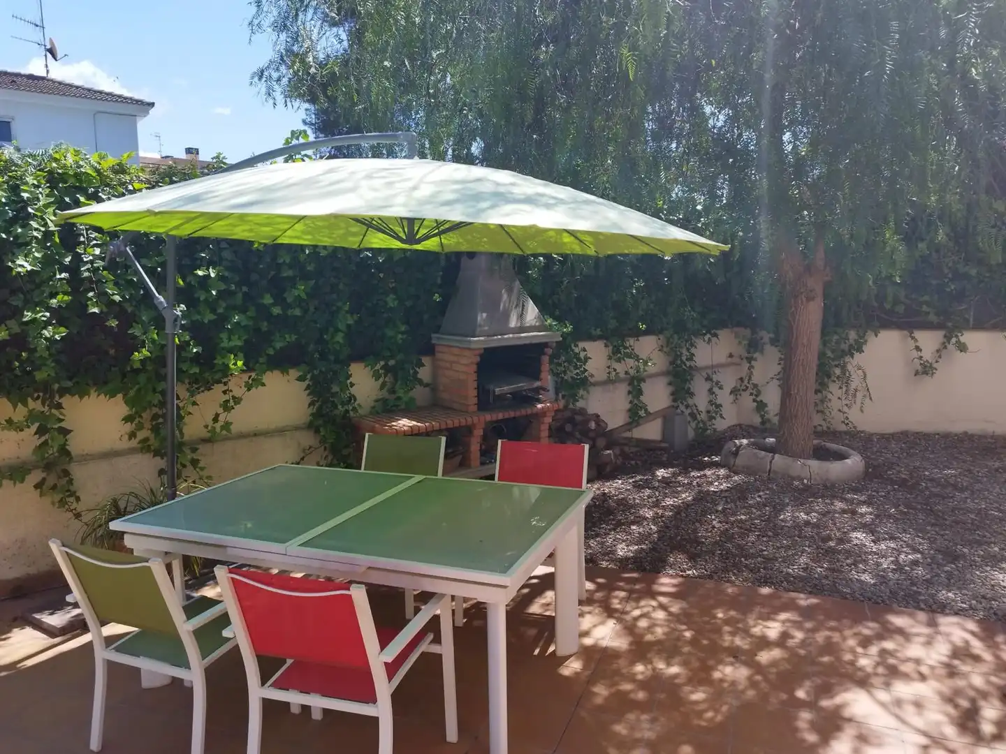 Pis de lloguer a Avinguda Espanya, 28, Segur de Calafell Terrassa de Pis de lloguer en Calafell amb Aire condicionat, Calefacció i Jardí privat