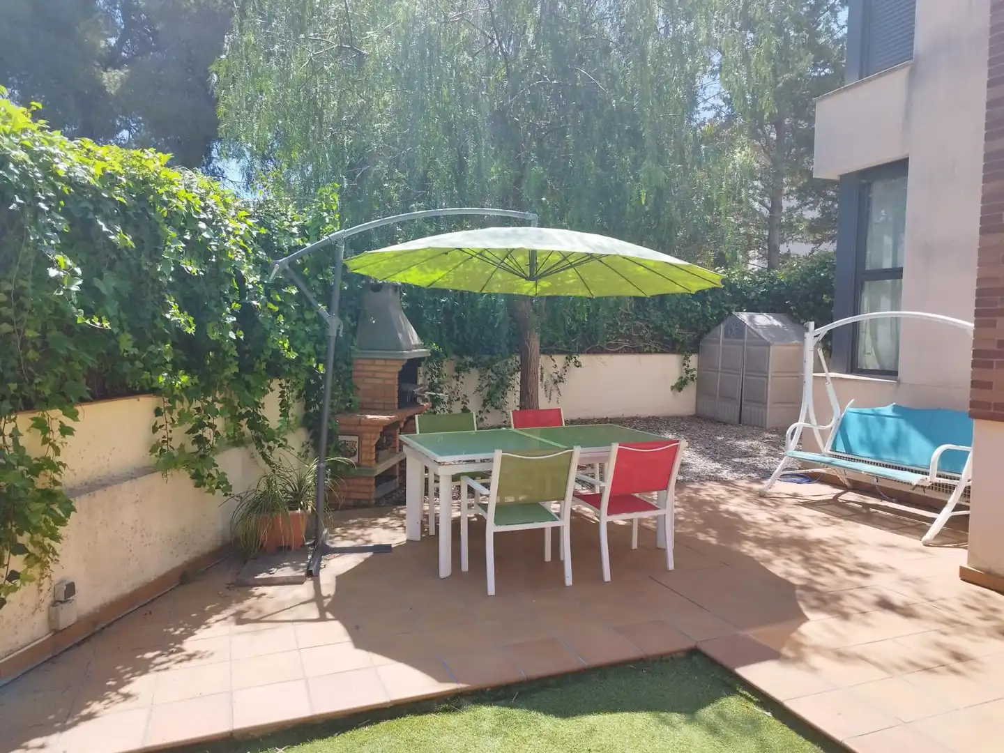 Pis de lloguer a Avinguda Espanya, 28, Segur de Calafell Terrassa de Pis de lloguer en Calafell amb Aire condicionat, Calefacció i Jardí privat