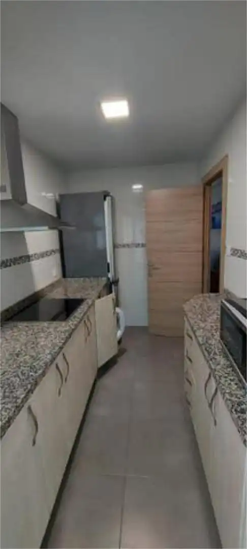 Piso de alquiler en Fuentepiña Cocina de Piso de alquiler en Huelva con Amueblado