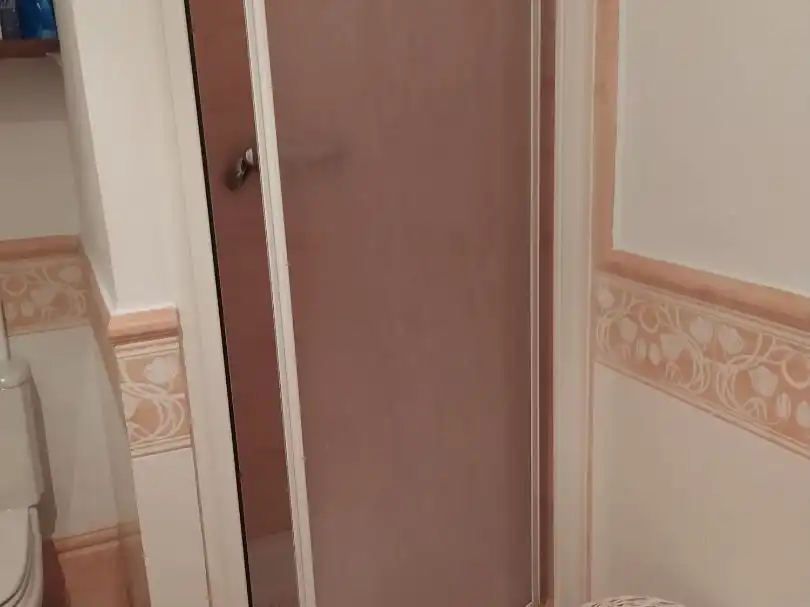 Badezimmer von Wohnung zur Miete in Rota mit Klimaanlage, Heizung und Möbliert