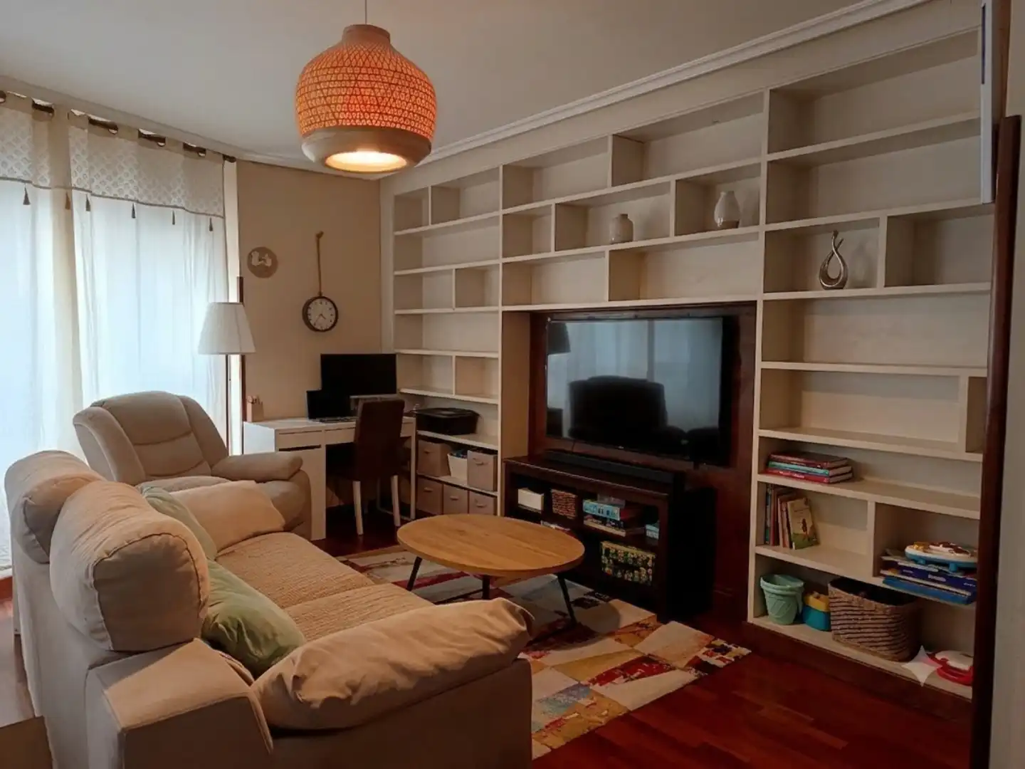 Piso en venta en Avenida Fernández Balsera, 32, Centro Sala de estar de Piso en venta en Avilés con Calefacción, Parquet y Trastero