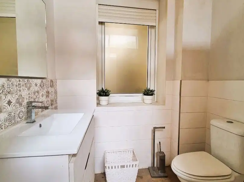 Piso en venta en Rúa Atocha Alta, 26, Monte Alto - Zalaeta - Atocha Baño de Piso en venta en A Coruña Capital con Jardín privado, Terraza y Amueblado