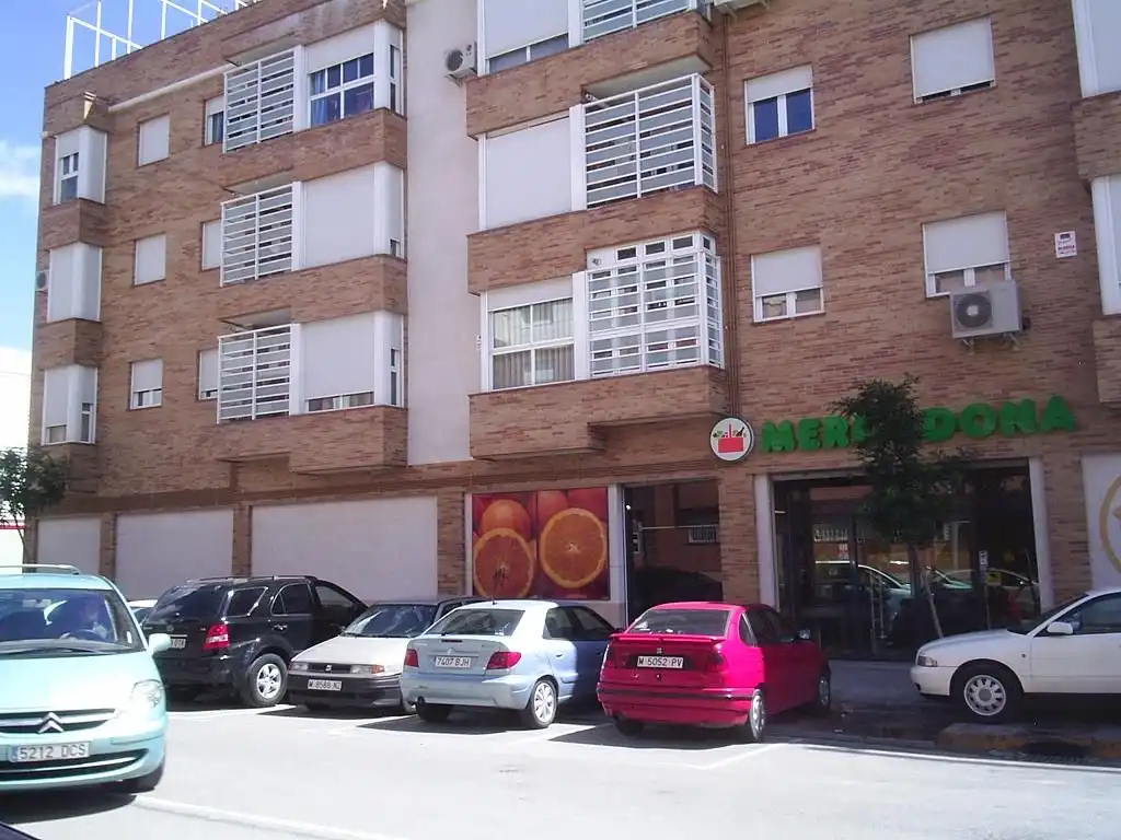 Pis de lloguer a Calle del Rio, 45, Fresnos I y II Vista exterior de Pis de lloguer en Torrejón de Ardoz amb Aire condicionat, Calefacció i Piscina