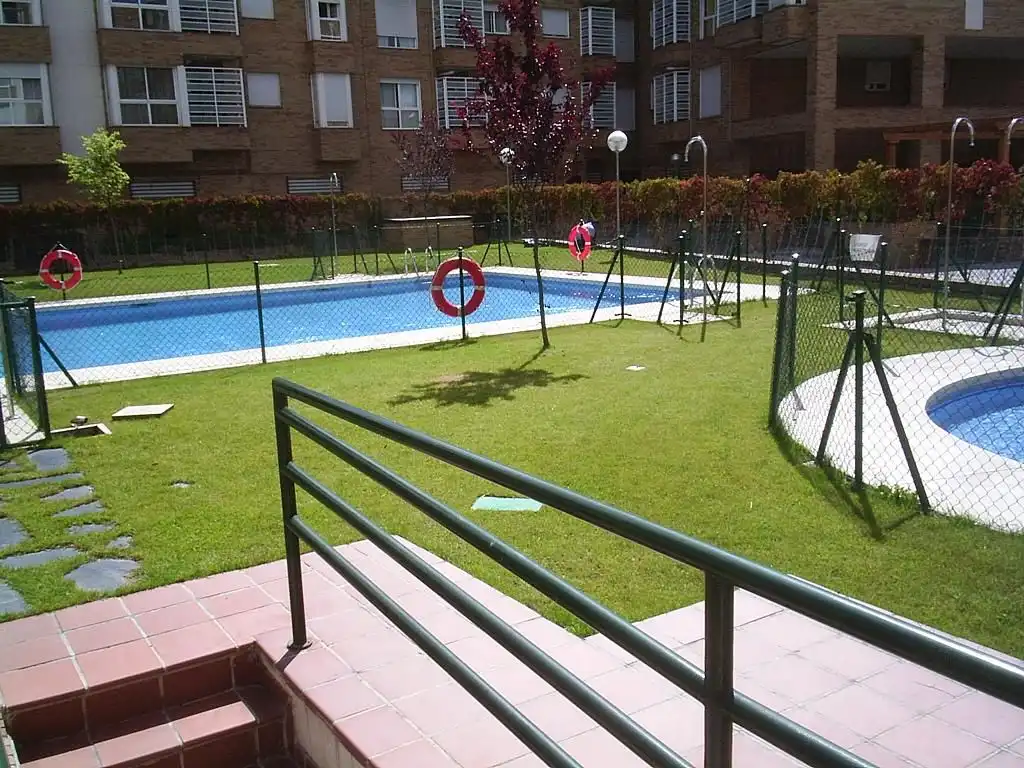 Pis de lloguer a Calle del Rio, 45, Fresnos I y II Piscina de Pis de lloguer en Torrejón de Ardoz amb Aire condicionat, Calefacció i Piscina