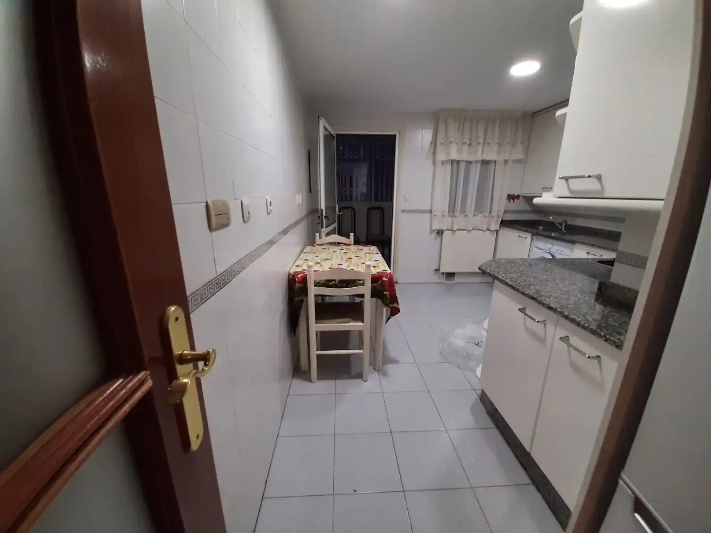 Piso de alquiler en Calle Doctor Joaquín Cotarelo, 2, Someso - Matogrande Cocina de Piso de alquiler en A Coruña Capital con Calefacción, Parquet y Trastero