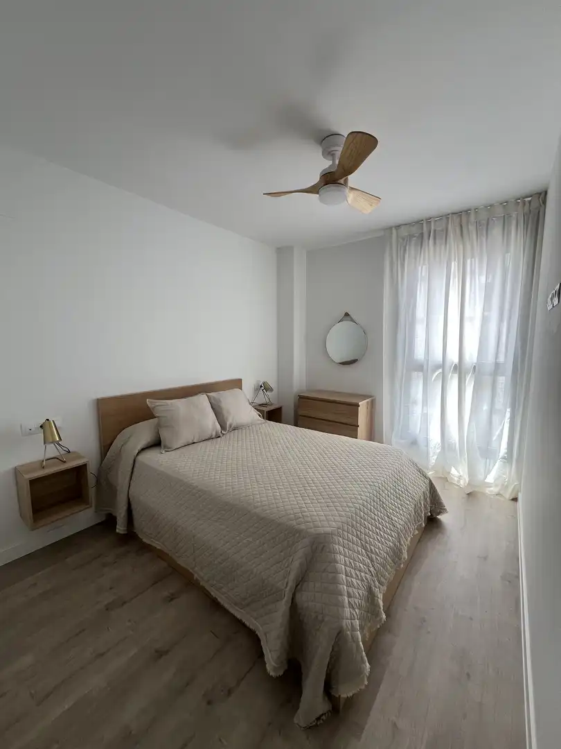 Piso de alquiler en Calle Escrit Ang Lopez de Ayala, 13e, Poniente-Sur Habitación de Piso de alquiler en Córdoba Capital con Aire acondicionado, Terraza y Piscina