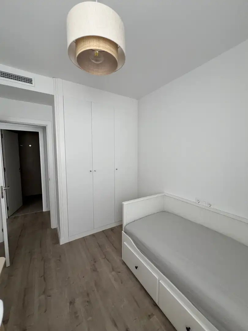 Piso de alquiler en Calle Escrit Ang Lopez de Ayala, 13e, Poniente-Sur Habitación de Piso de alquiler en Córdoba Capital con Aire acondicionado, Terraza y Piscina