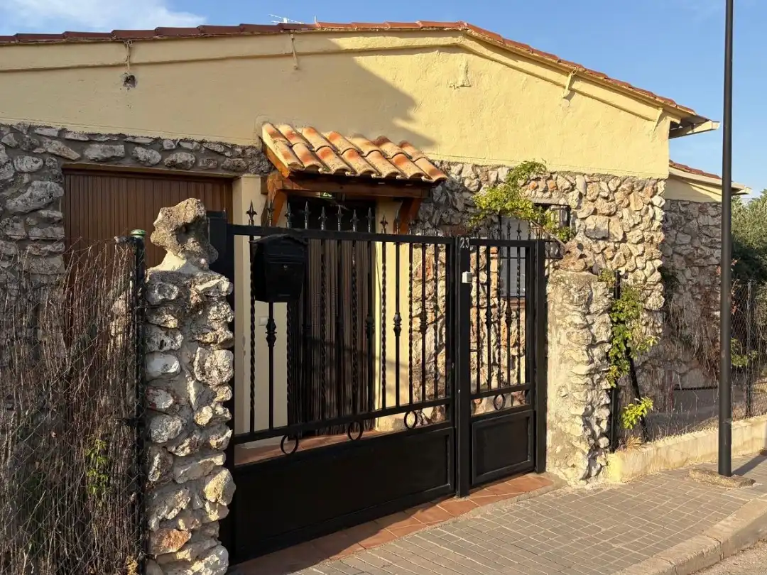 Houses for sale in Calle Tomás Díaz Vázquez, 23, Belmonte de Tajo Exterior view of Houses for sale in Belmonte de Tajo with Air Conditioner, Heating and Furnished