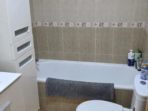 Baño de Piso de alquiler en Láchar con Aire acondicionado, Calefacción y Terraza
