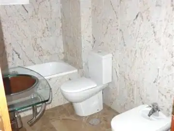 Apartments for rent in Calle Siete de Mayo, 11, Ciudad Jardín - Zoco Bathroom of Apartments for rent in Córdoba Capital with Air Conditioner