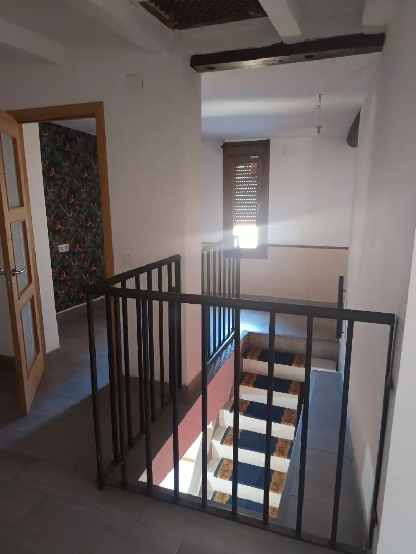 Casa adosada en venda en Arcas del Villar amb Moblat