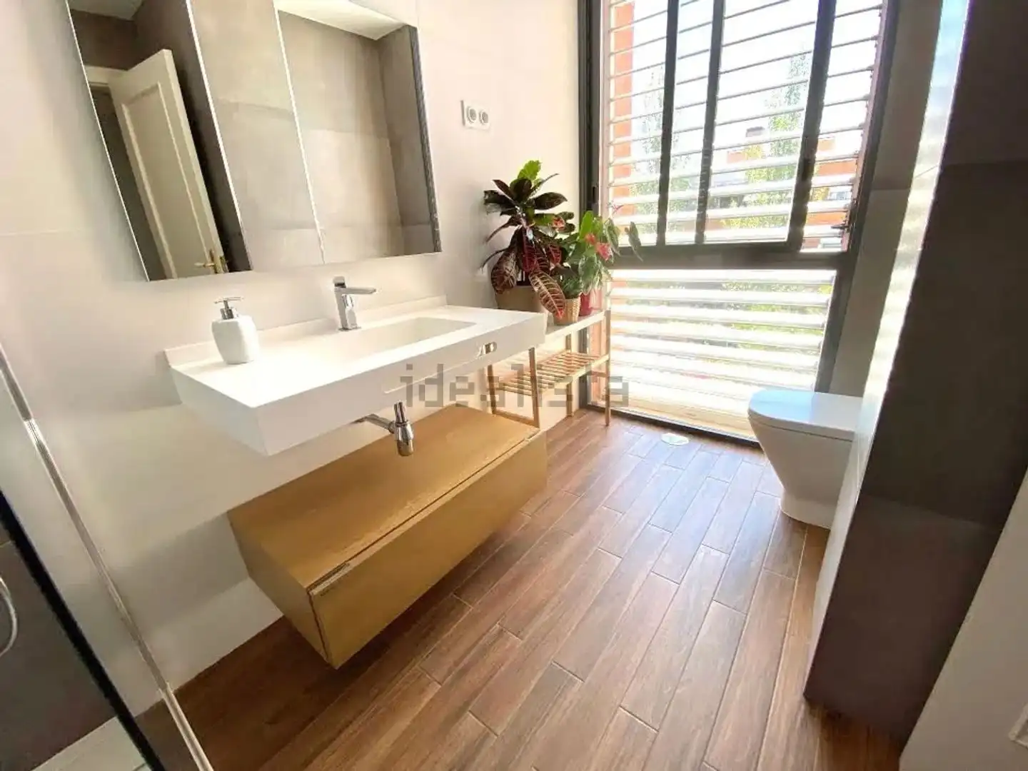 Wohnung zum Verkauf in Calle Tramontana, 28, Prado de Somoaguas Badezimmer von Wohnung zum Verkauf in Pozuelo de Alarcón mit Klimaanlage, Heizung und Parkett
