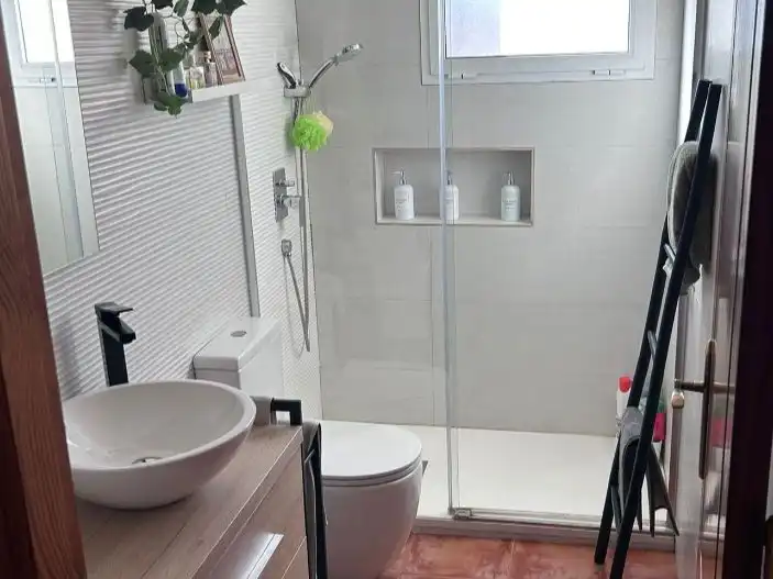 Bathroom of Flat for sale in Elche / Elx  with Air Conditioner, Heating and Private garden