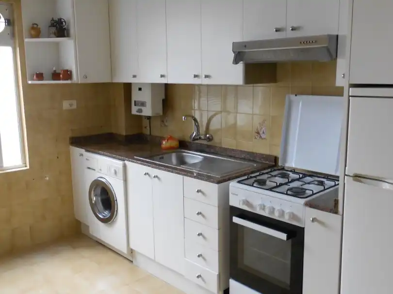 Flat for rent in Rúa Canceliña, 2, Agra del Orzán - Ventorrillo Kitchen of Flat for rent in A Coruña Capital with Storage room and Furnished