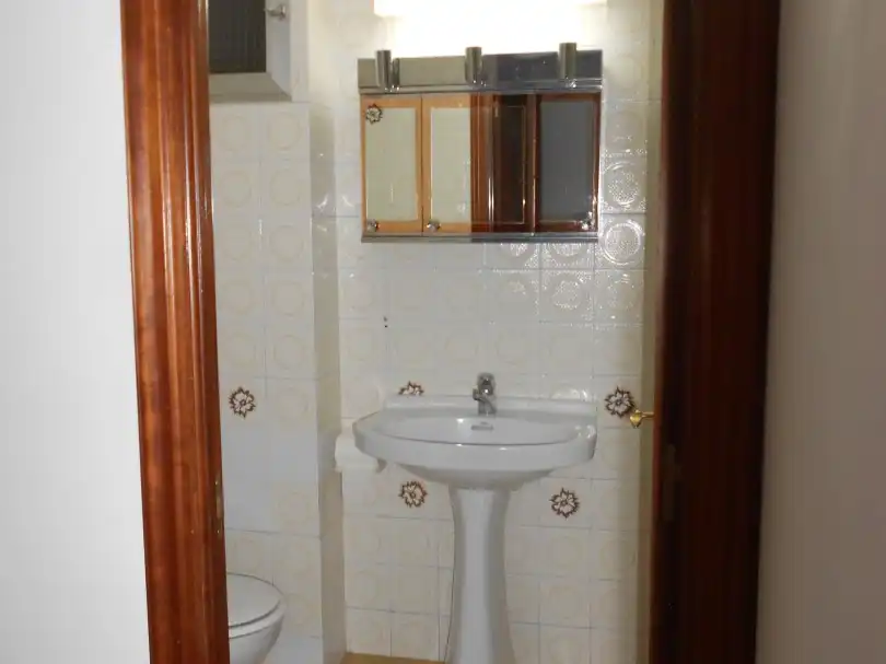 Flat for rent in Rúa Canceliña, 2, Agra del Orzán - Ventorrillo Bathroom of Flat for rent in A Coruña Capital with Storage room and Furnished