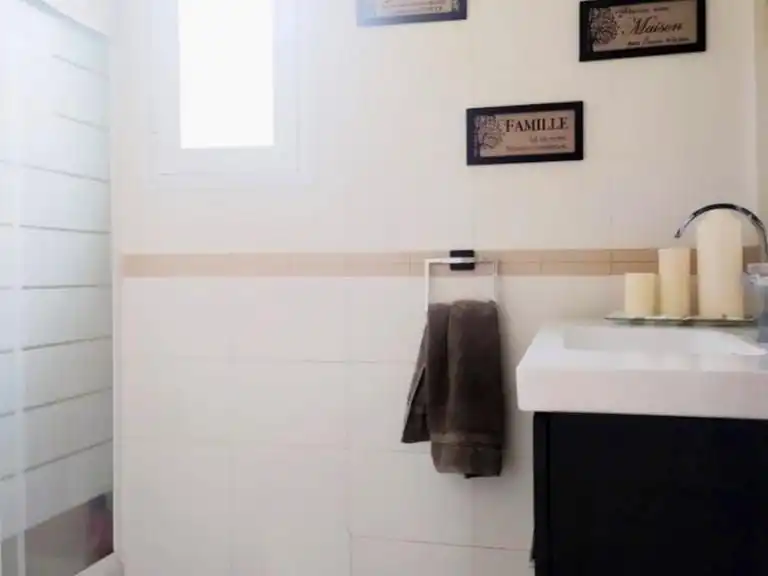 Badezimmer von Dachboden zur Miete in San Vicente del Raspeig / Sant Vicent del Raspeig mit Klimaanlage, Privatgarten und Parkett
