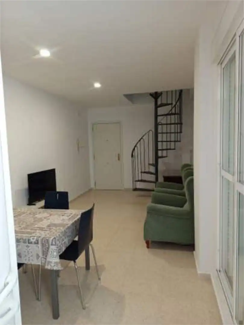 Estudio de alquiler en Sanlúcar la Mayor con Calefacción, Terraza y Amueblado