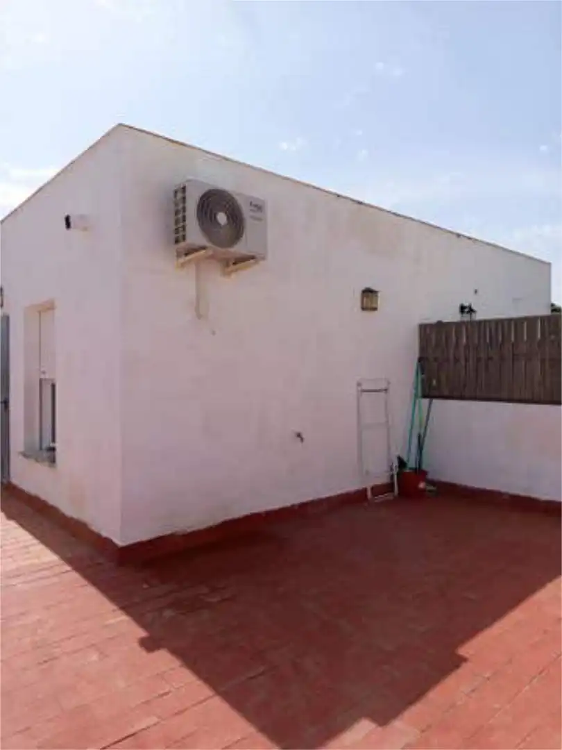 Terraza de Estudio de alquiler en Sanlúcar la Mayor con Calefacción, Terraza y Amueblado