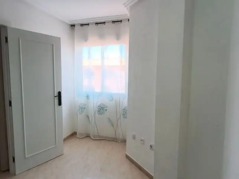 Piso en venta en Calle la Loma, 34, Antonio Machado Habitación de Piso en venta en Torrevieja con Aire acondicionado, Piscina y Balcón