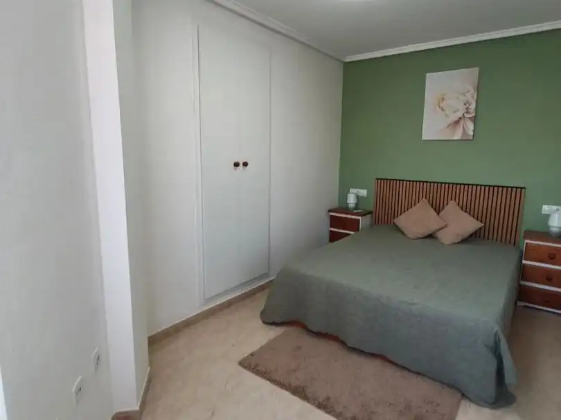 Piso en venta en Calle la Loma, 34, Antonio Machado Habitación de Piso en venta en Torrevieja con Aire acondicionado, Piscina y Balcón