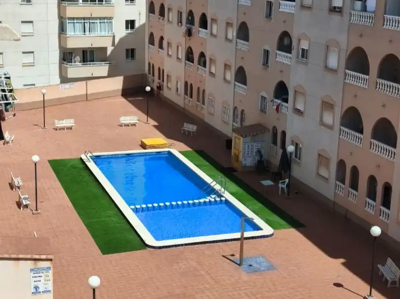 Piso en venta en Calle la Loma, 34, Antonio Machado Piscina de Piso en venta en Torrevieja con Aire acondicionado, Piscina y Balcón