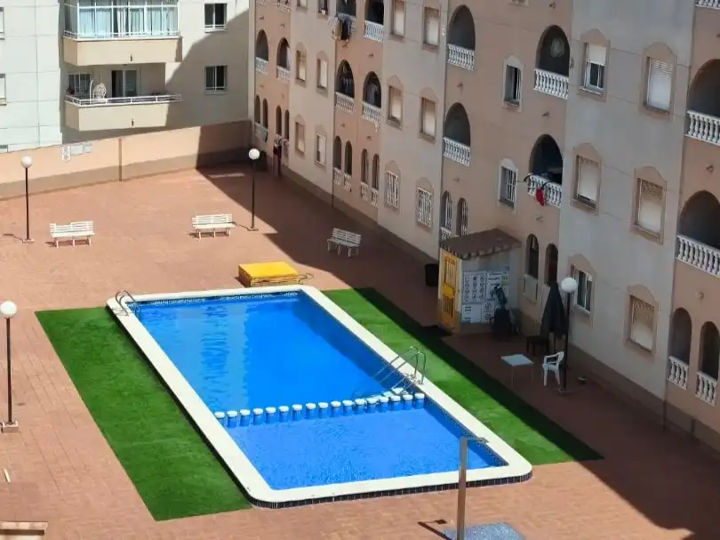 Piso en venta en Calle la Loma, 34, Antonio Machado Piscina de Piso en venta en Torrevieja con Aire acondicionado, Piscina y Balcón