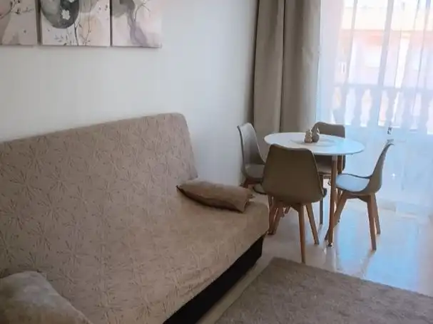 Piso en venta en Calle la Loma, 34, Antonio Machado Sala de estar de Piso en venta en Torrevieja con Aire acondicionado, Piscina y Balcón
