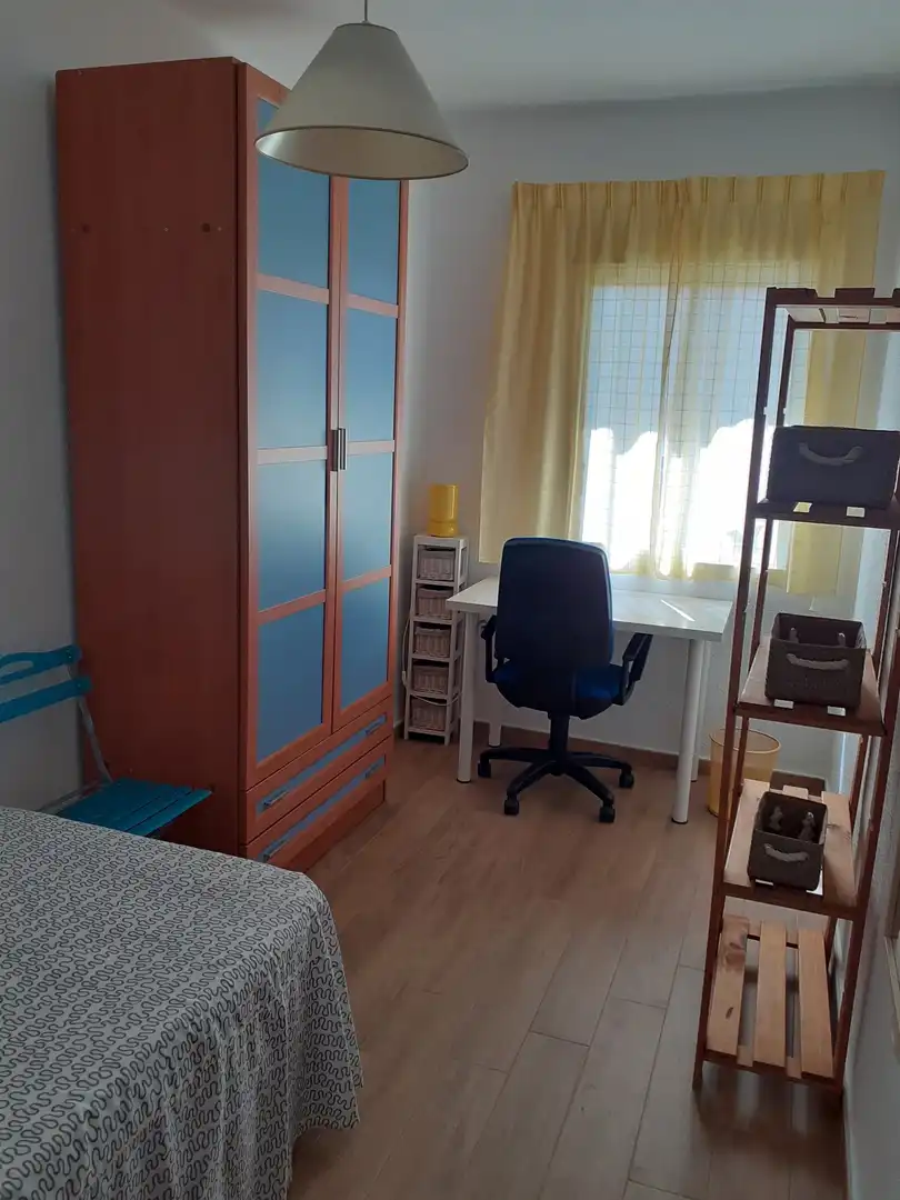Room in Calle Arturo Gazul, 13, Ciudad Jardín Room in Calle Arturo Gazul, 13, Ciudad Jardín