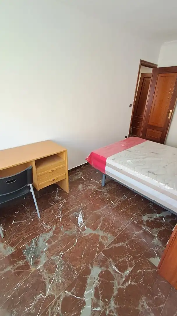 Piso de alquiler en Plaza Andalucía, 3, Santiago Habitación de Piso de alquiler en Huesca con Calefacción, Terraza y Amueblado