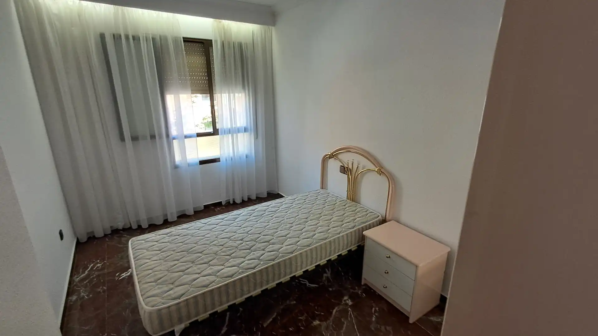 Piso de alquiler en Plaza Andalucía, 3, Santiago Habitación de Piso de alquiler en Huesca con Calefacción, Terraza y Amueblado