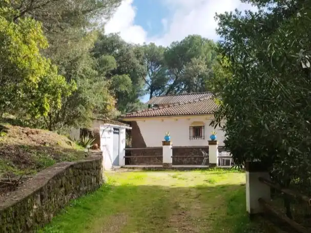 Casa o chalet de alquiler en Calle de la Encina, 1, Santa Maria de Trassierra Jardín de Casa o chalet de alquiler en Córdoba con Aire acondicionado, Calefacción y Jardín privado
