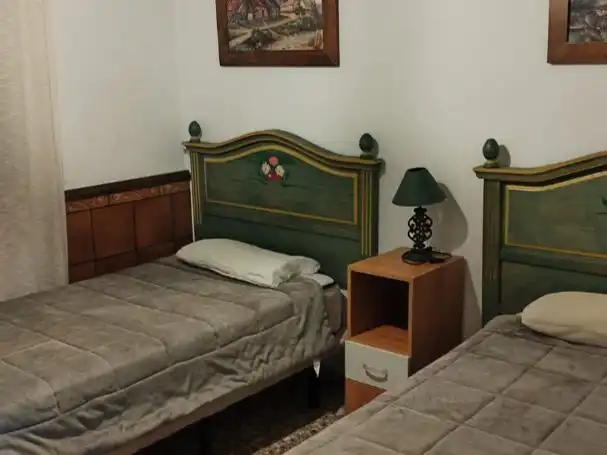 Casa o chalet de alquiler en Calle de la Encina, 1, Santa Maria de Trassierra Habitación de Casa o chalet de alquiler en Córdoba con Aire acondicionado, Calefacción y Jardín privado