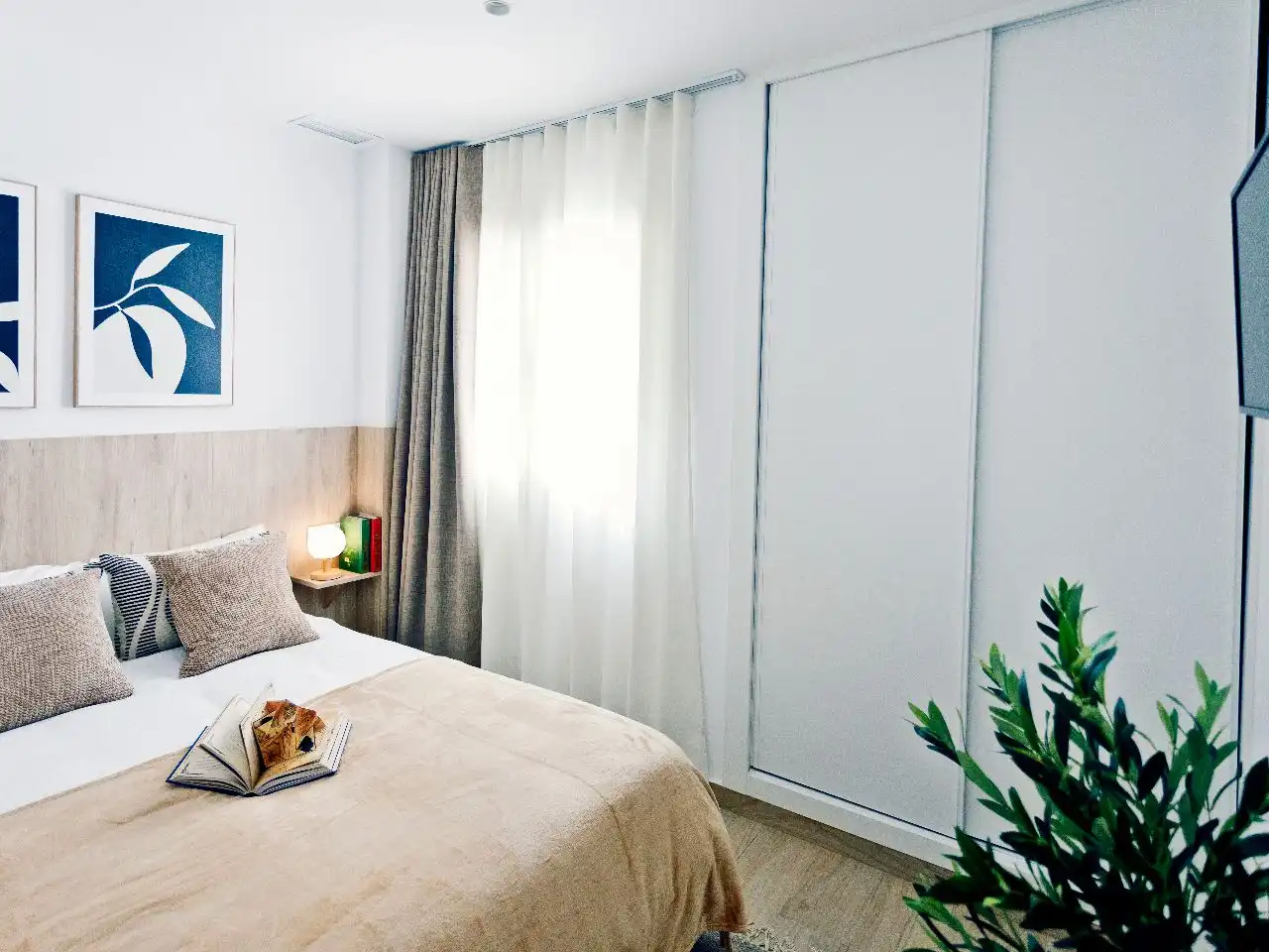 Habitación de Apartamento de alquiler en Torrevieja con Aire acondicionado y Terraza
