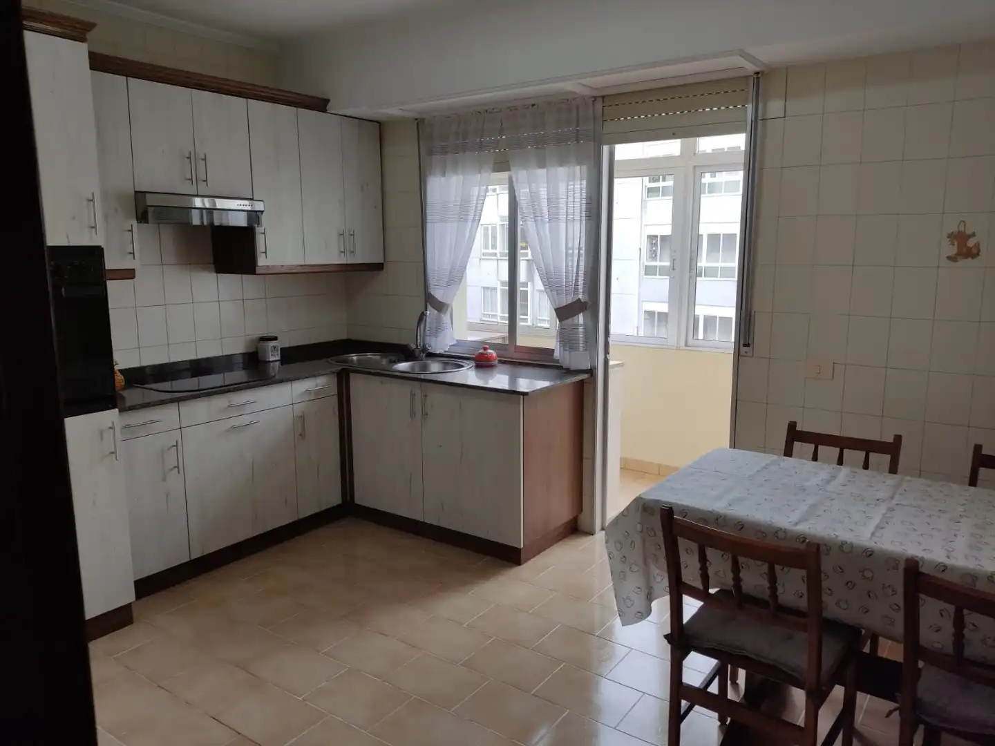 Pis de lloguer a Rúa Montirón, 79, San Roque - As Fontiñas Cuina de Pis de lloguer en Lugo amb Calefacció, Parquet i Terrassa
