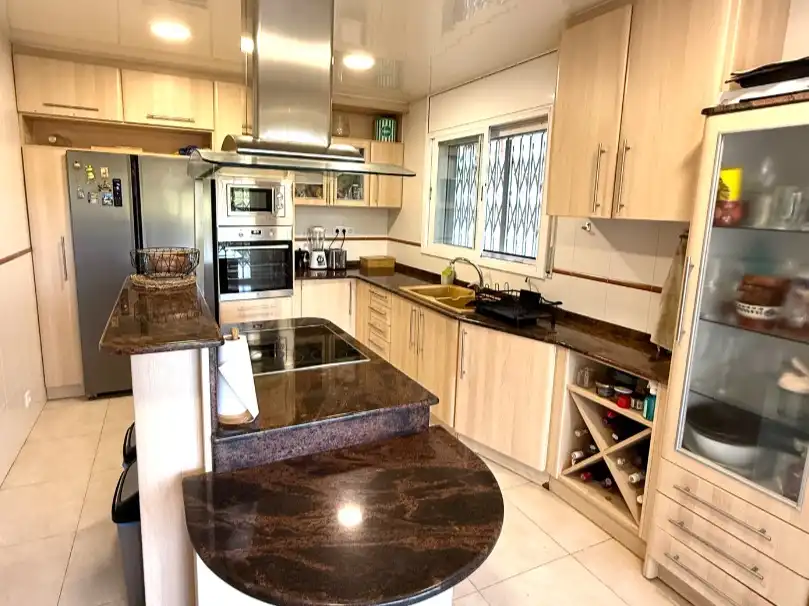 Cocina de Casa o chalet para compartir en Cervelló con Calefacción, Jardín privado y Parquet